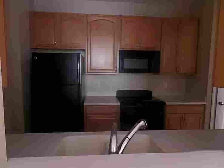 Renting Master Bedroom in Metrowest
