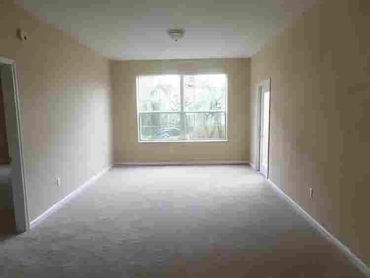Renting Master Bedroom in Metrowest