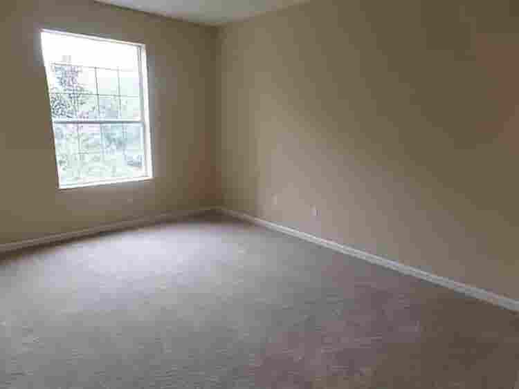 Renting Master Bedroom in Metrowest