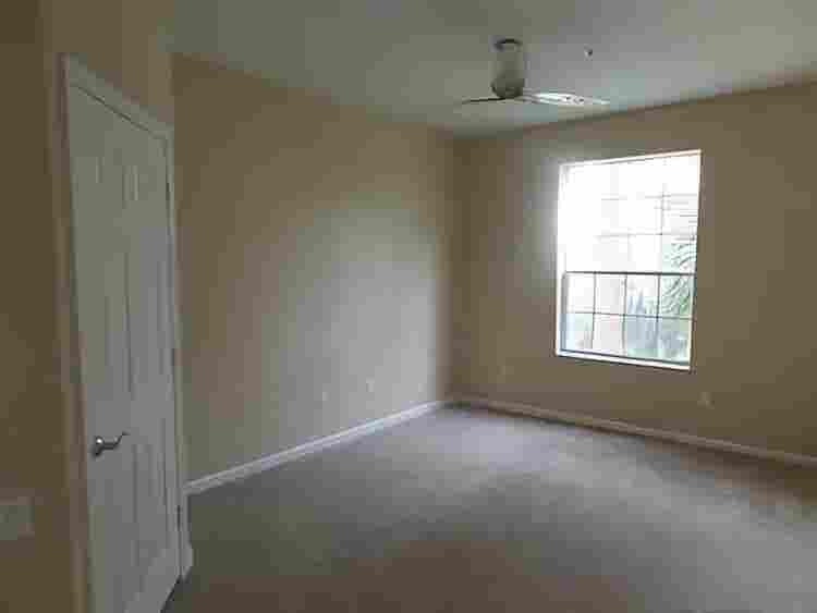 Renting Master Bedroom in Metrowest