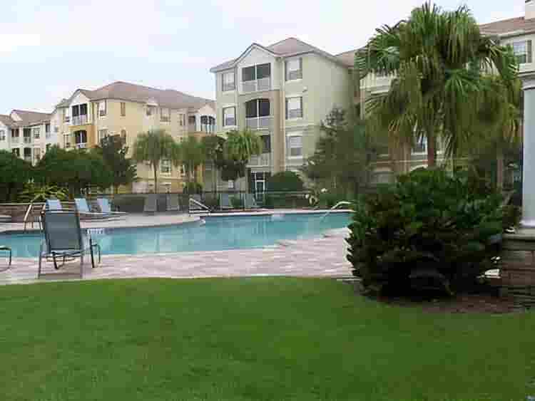 Renting Master Bedroom in Metrowest