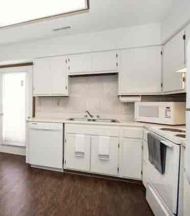 🌟FEMALE ROOMMATE WANTED-Sublease!✨