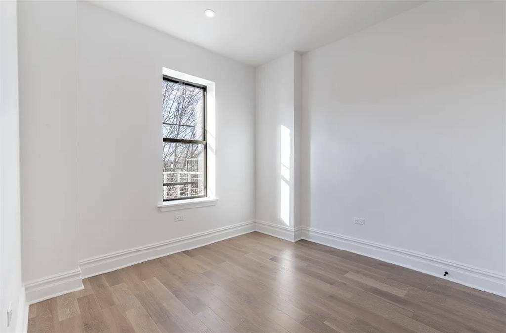 Spacious Room in Brooklyn