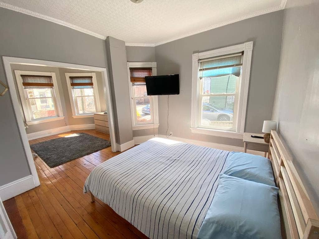 Spacious room in Federal Hill