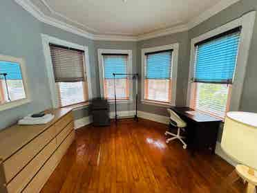 Spacious room in Federal Hill