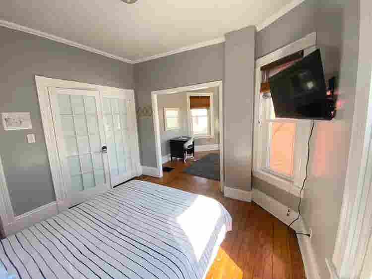 Spacious room in Federal Hill
