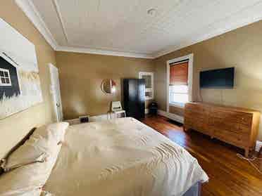 Spacious room in Federal Hill