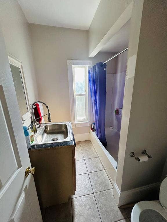 Spacious room in Federal Hill