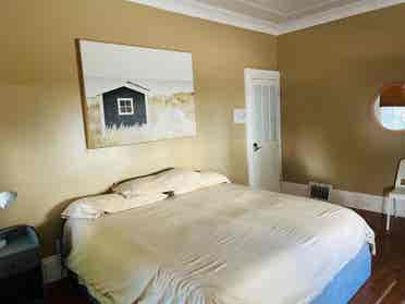 Spacious room in Federal Hill