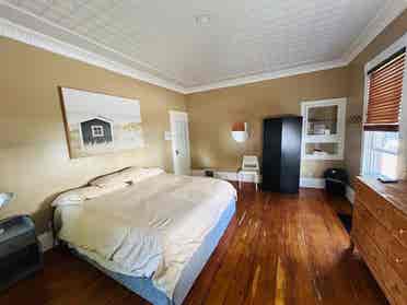 Spacious room in Federal Hill