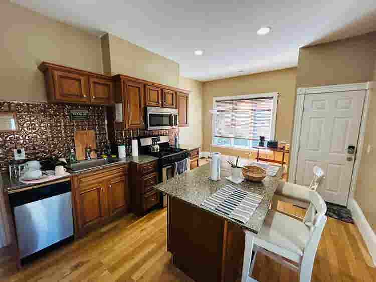 Spacious room in Federal Hill