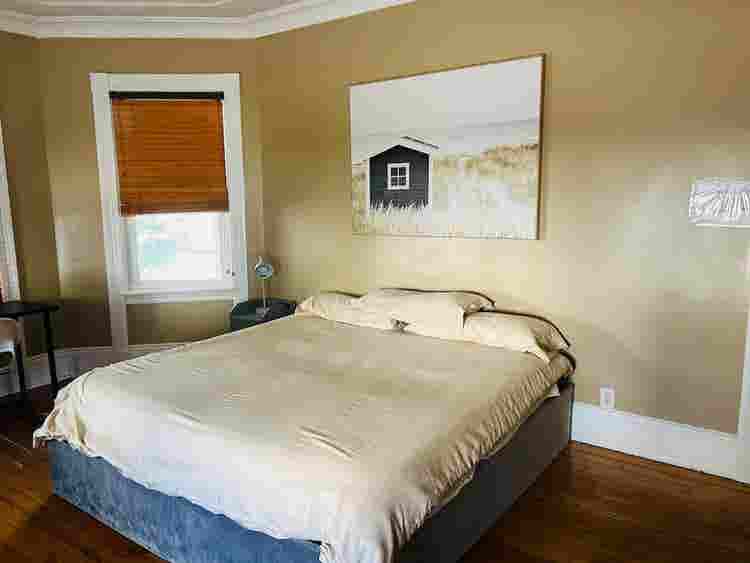 Spacious room in Federal Hill