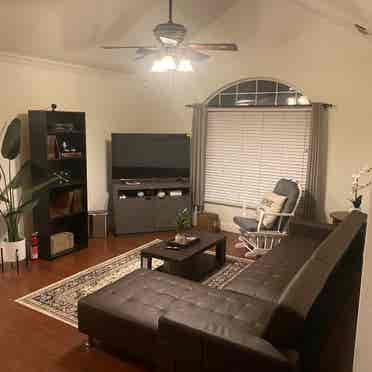 Private Room/Bath Near Hospitals