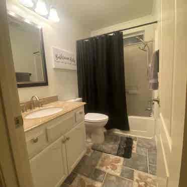 Private Room/Bath Near Hospitals
