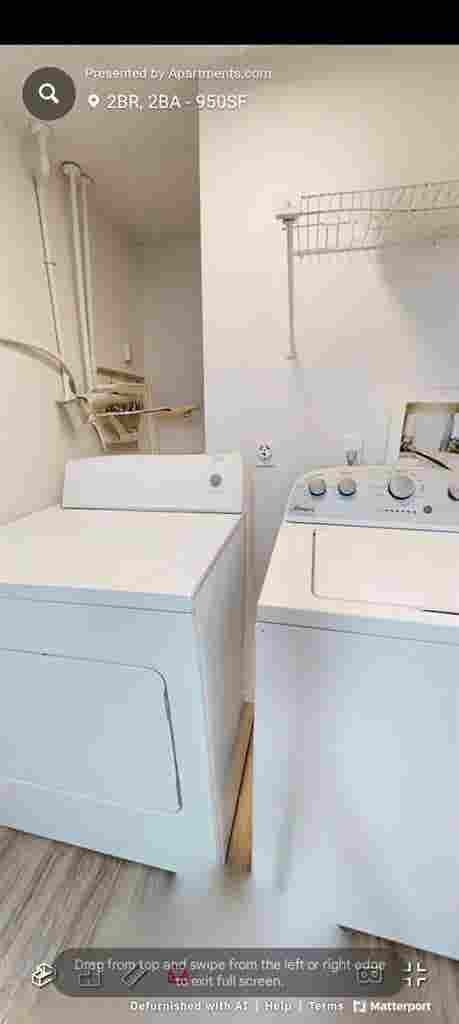 LOOKING FOR ROOMMATE