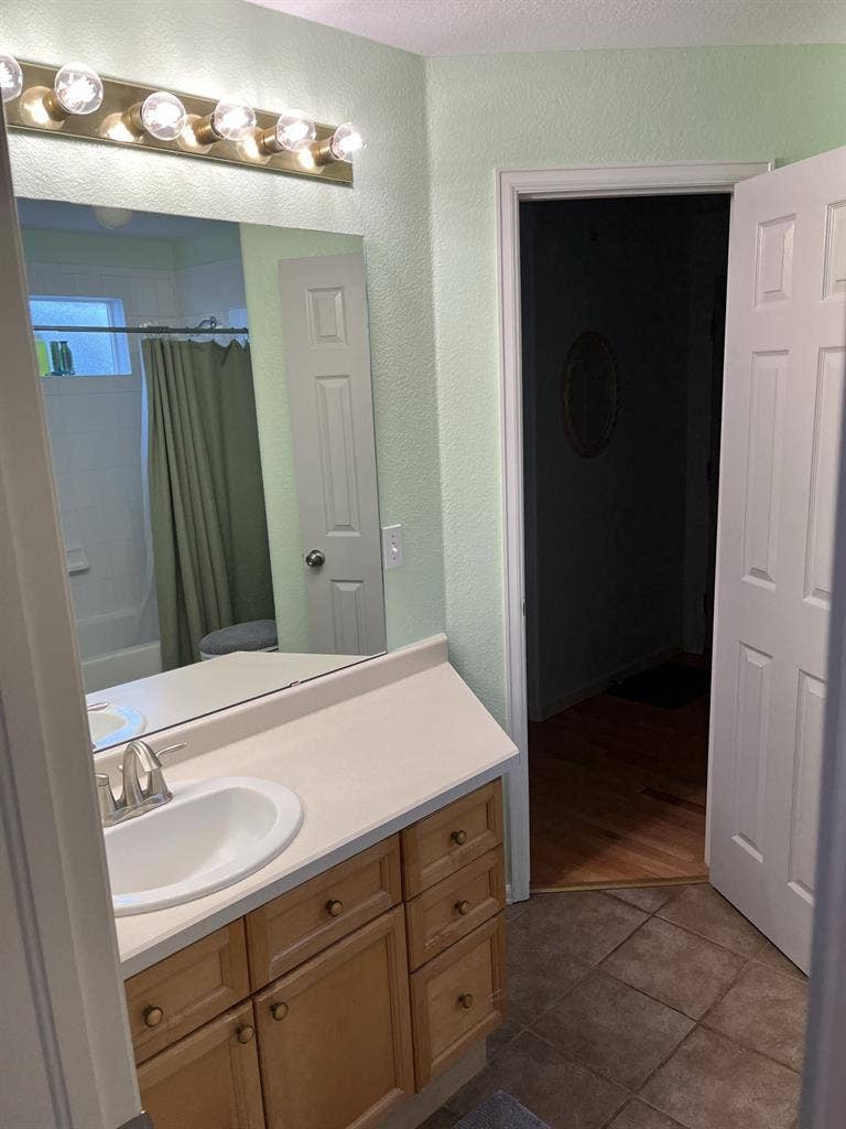 bath Condo in Littleton