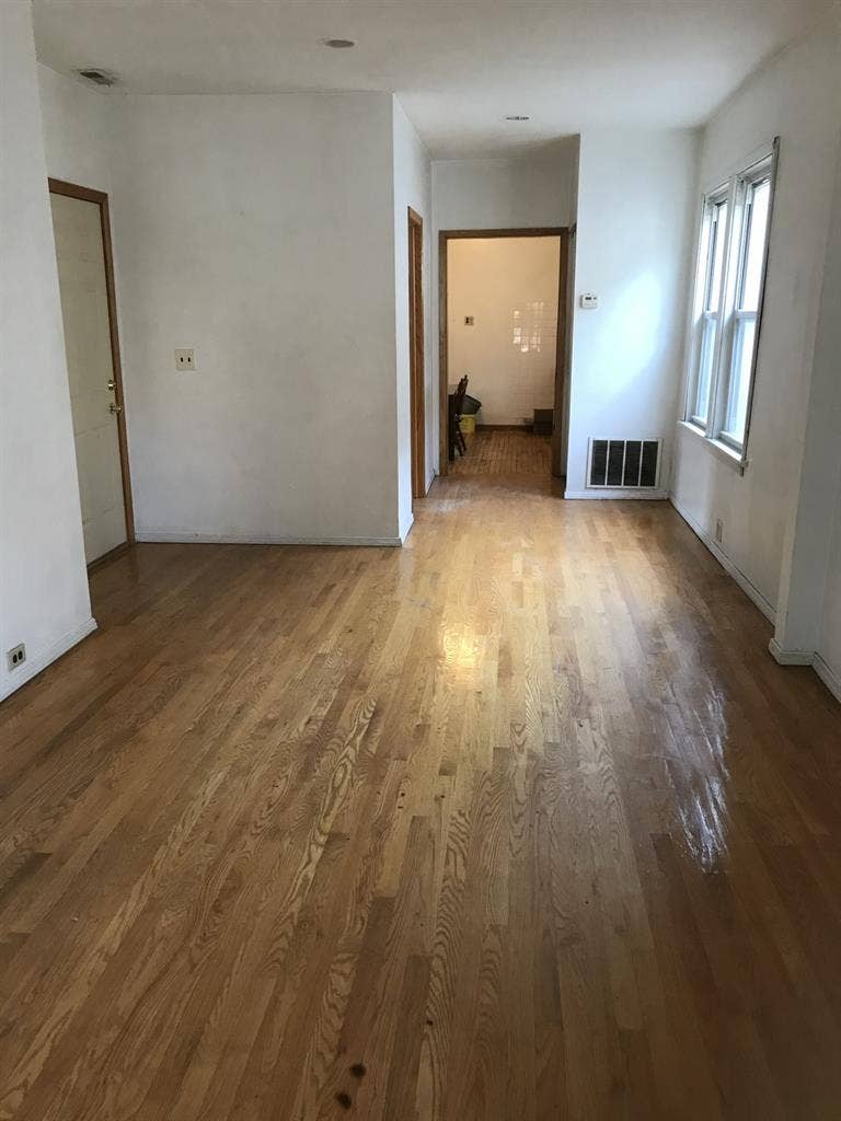 Looking for a 3rd roommate urgently