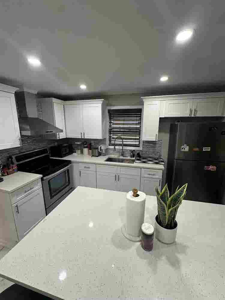 Fully furnished bth, westend!