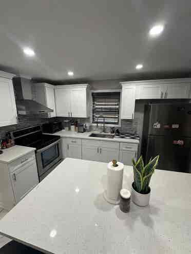 Fully furnished bth, westend!