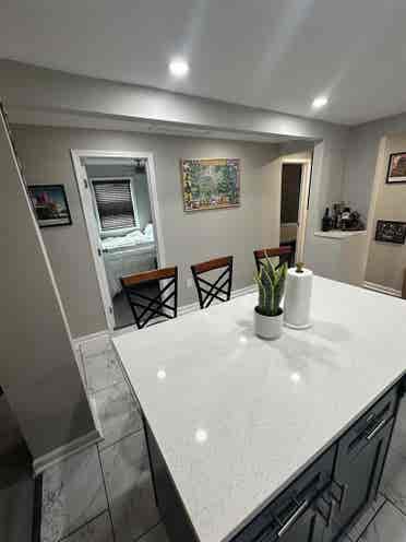 Fully furnished bth, westend!