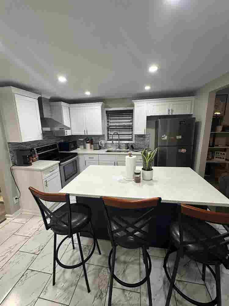 Fully furnished bth, westend!