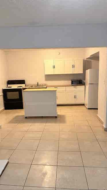Cozy 1 bedroom + Den for rent!!!