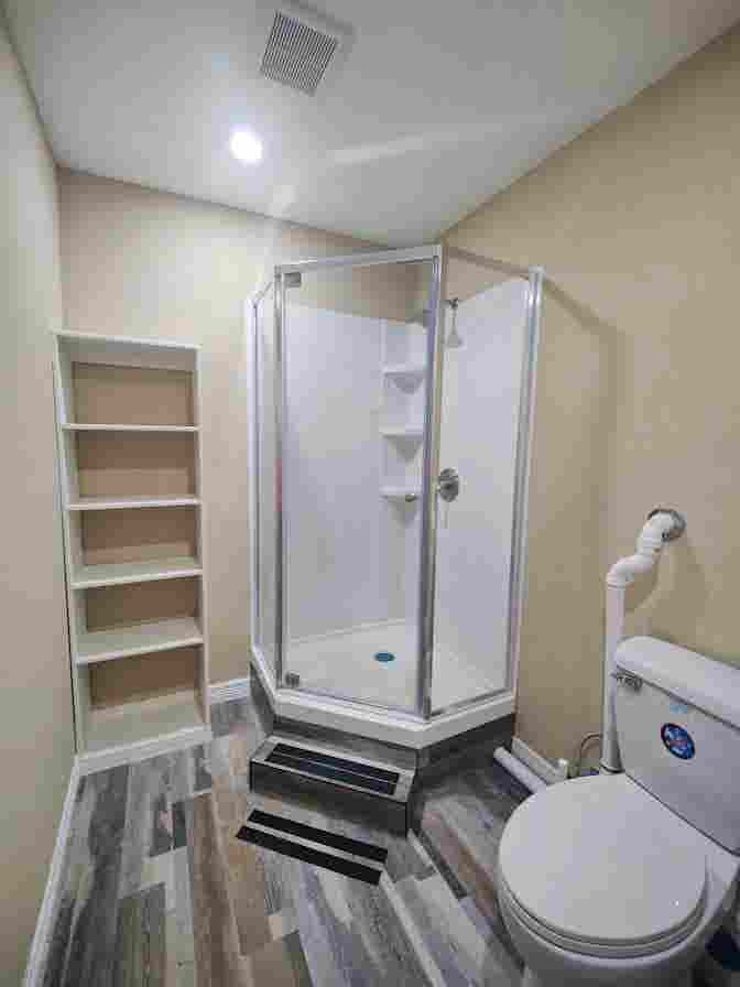 En-suite w/ mini kitchen