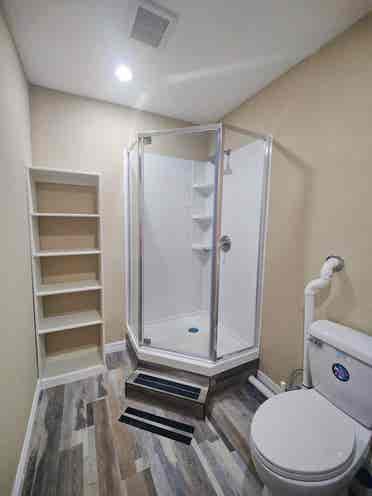En-suite w/ mini kitchen
