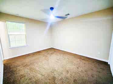 Ensuite - ALL BILLS PAID!