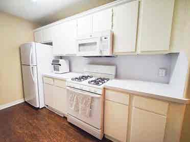 Ensuite - ALL BILLS PAID!