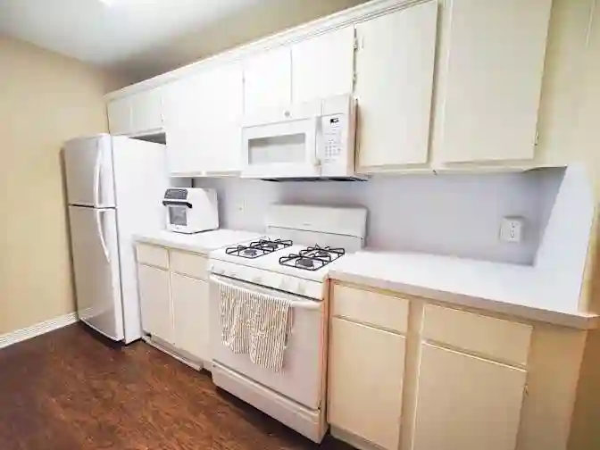 Ensuite - ALL BILLS PAID!