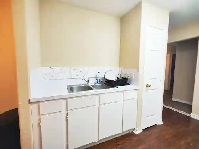 Ensuite - ALL BILLS PAID!