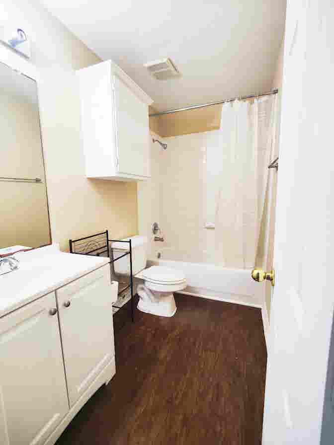 Ensuite - ALL BILLS PAID!