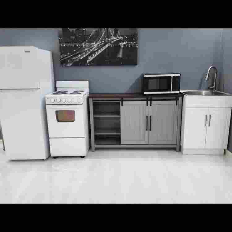 Private Basement, Kitchen & Laundry