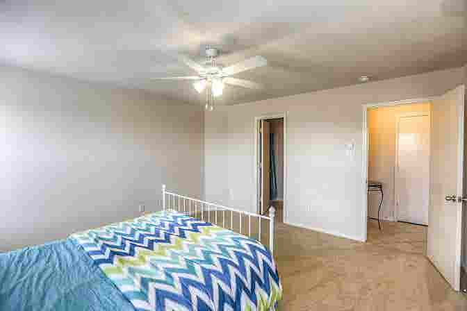 Ensuite - ALL Bills Paid!