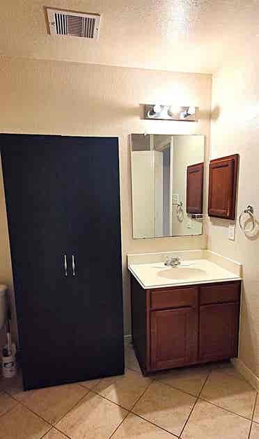 Ensuite - ALL Bills Paid!