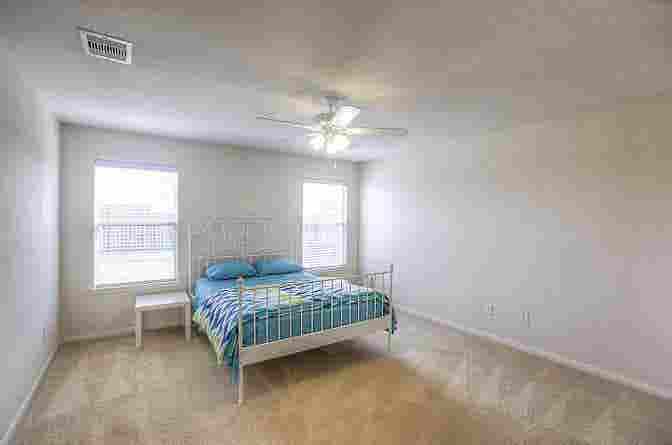 Ensuite - ALL Bills Paid!