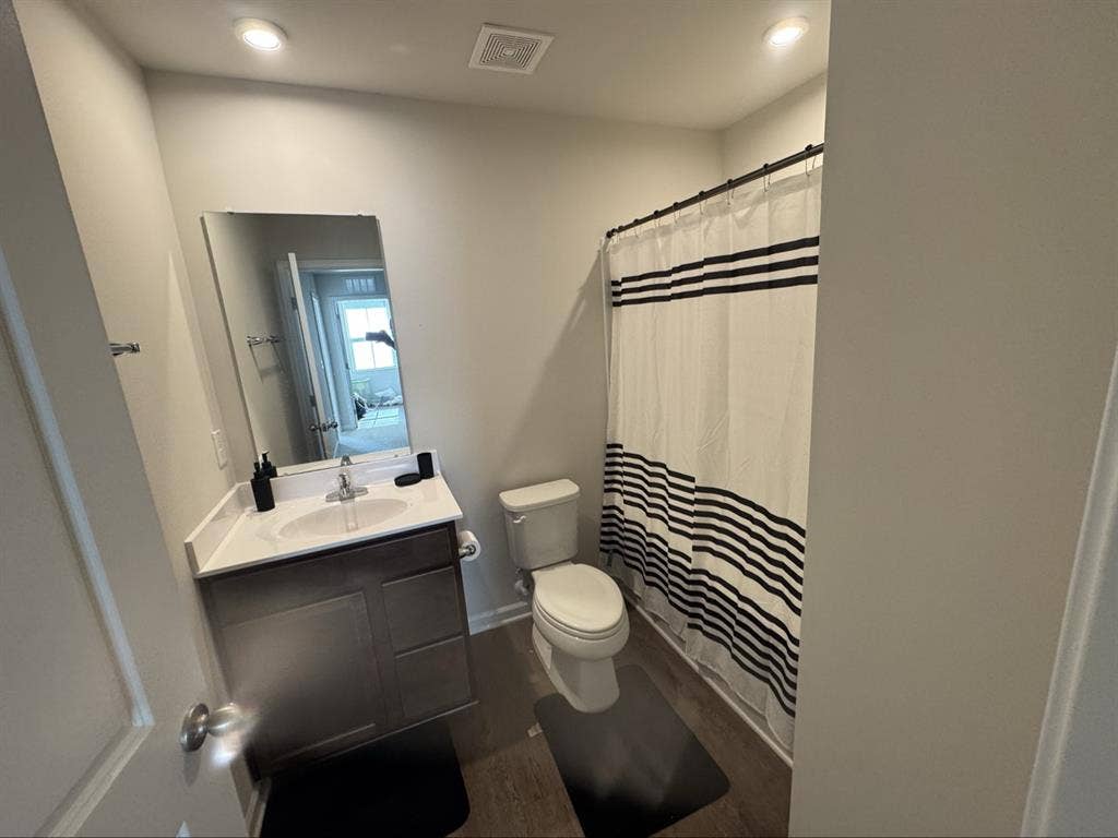 Private room and bathroom New Home