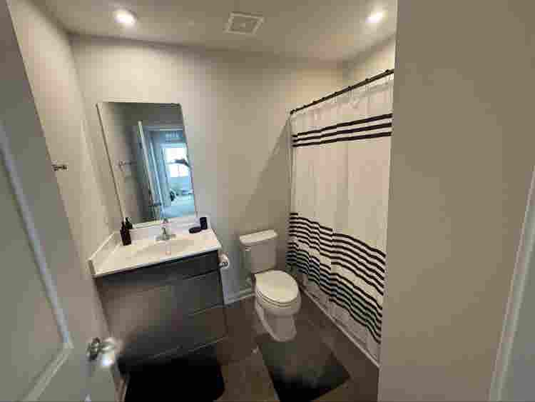 Private room and bathroom New Home