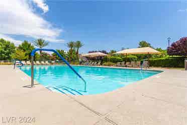 Clean & Quiet Room in Summerlin