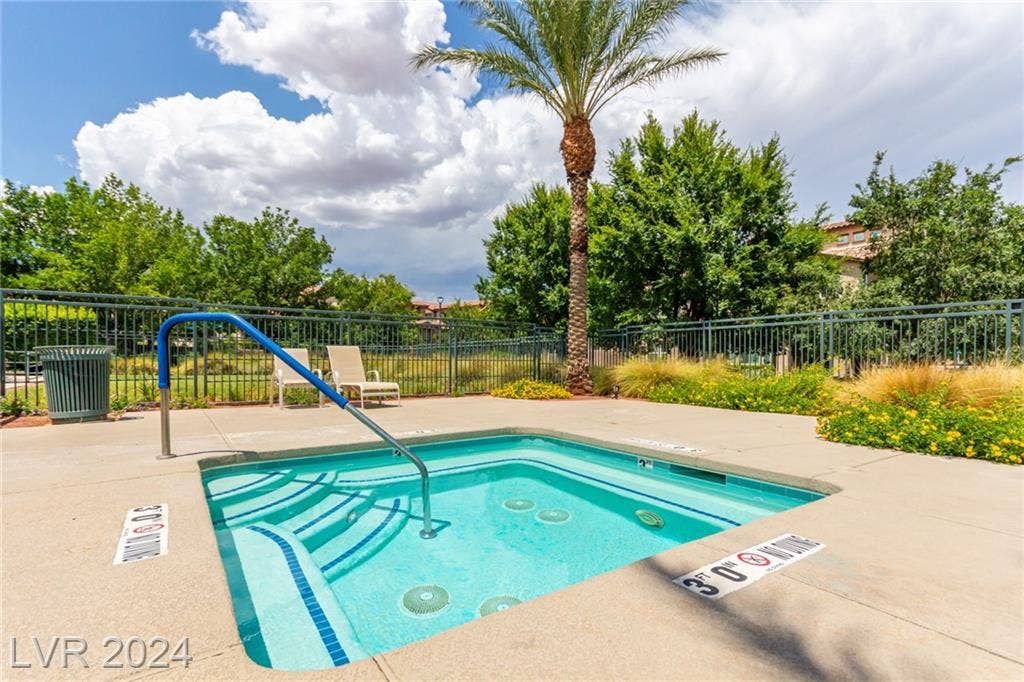 Clean & Quiet Room in Summerlin