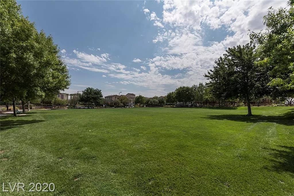 Clean & Quiet Room in Summerlin