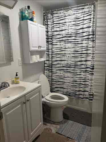Big room for 2 girl or single mom