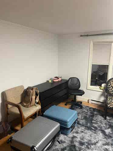 Big room for 2 girl or couple