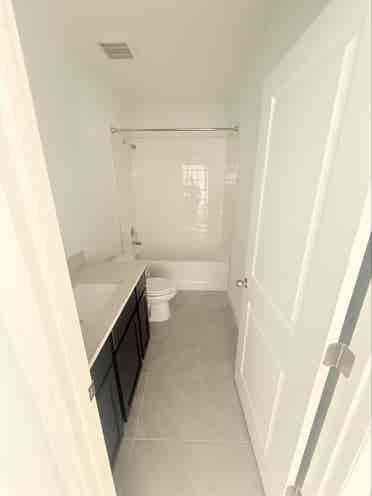 Room for rent in land o lakes