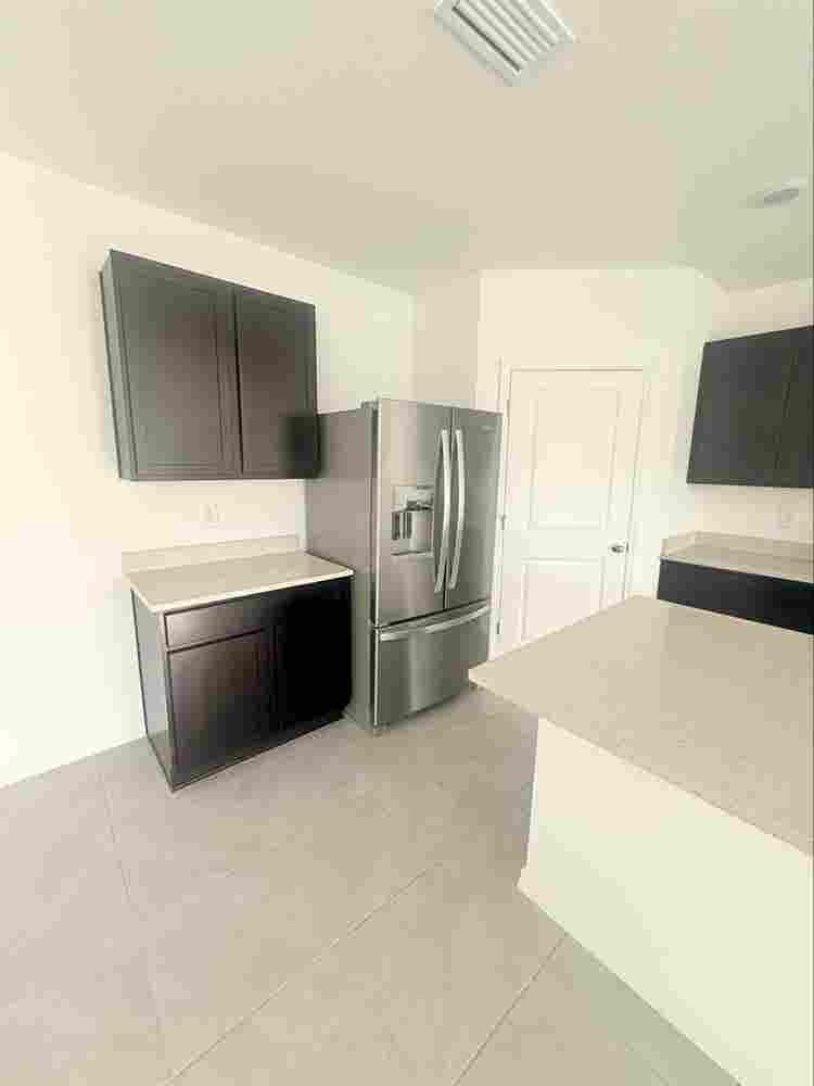 Room for rent in land o lakes