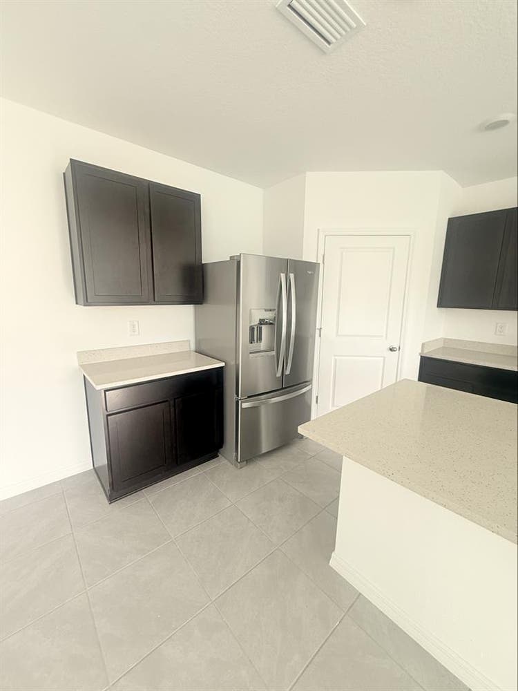Room for rent in land o lakes