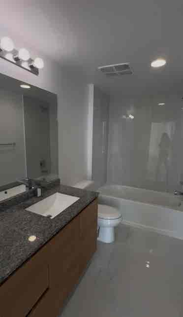 ROOM DOWNTOWN BRICKELL