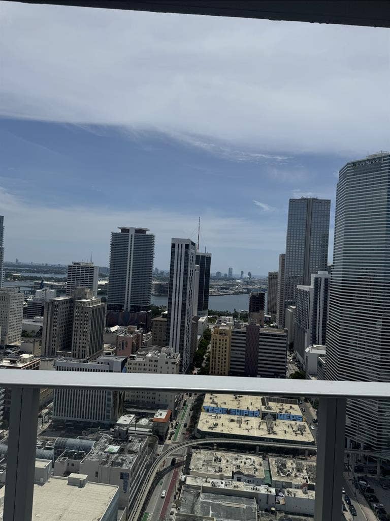 ROOM DOWNTOWN BRICKELL