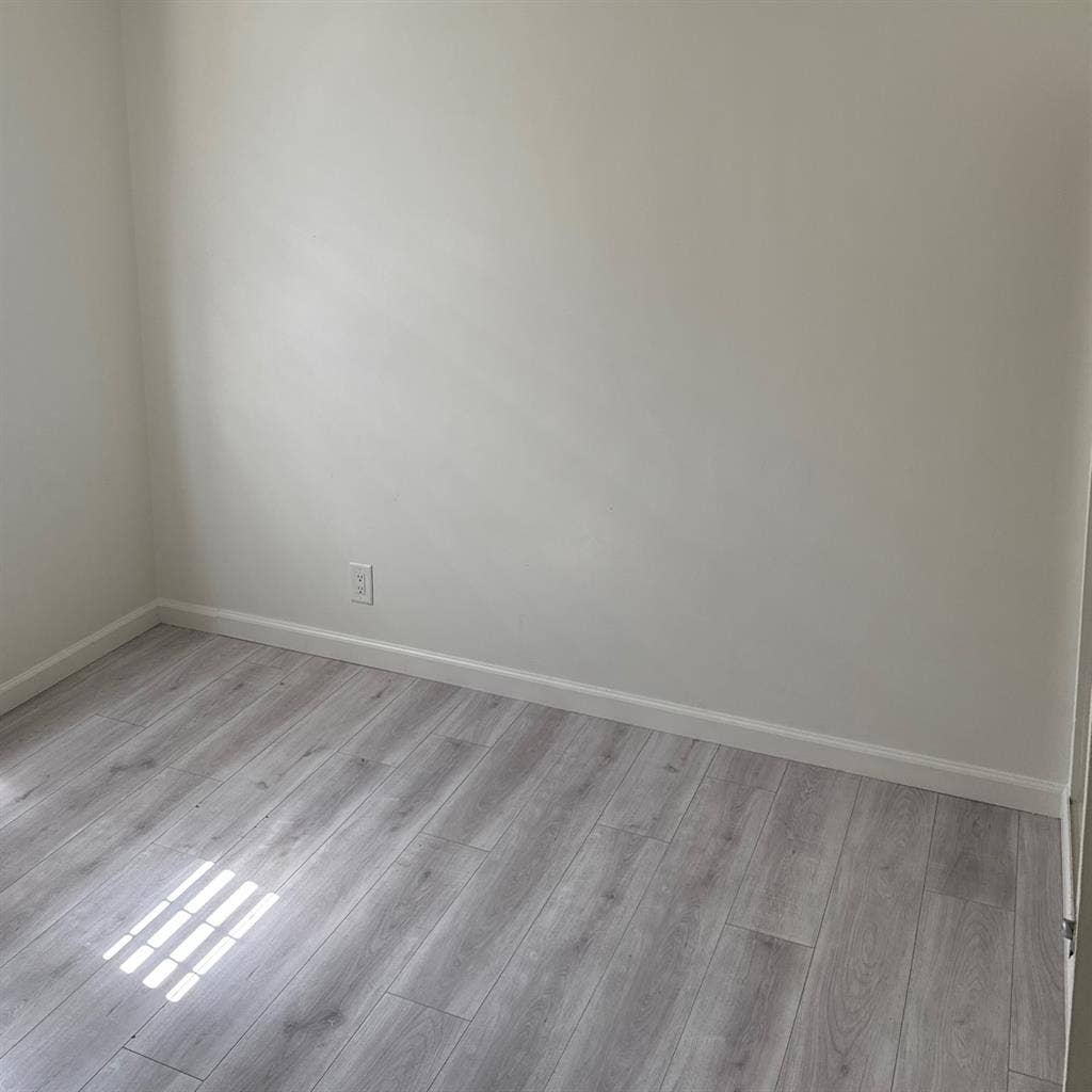 1 bdrm in a 3bdrm house available